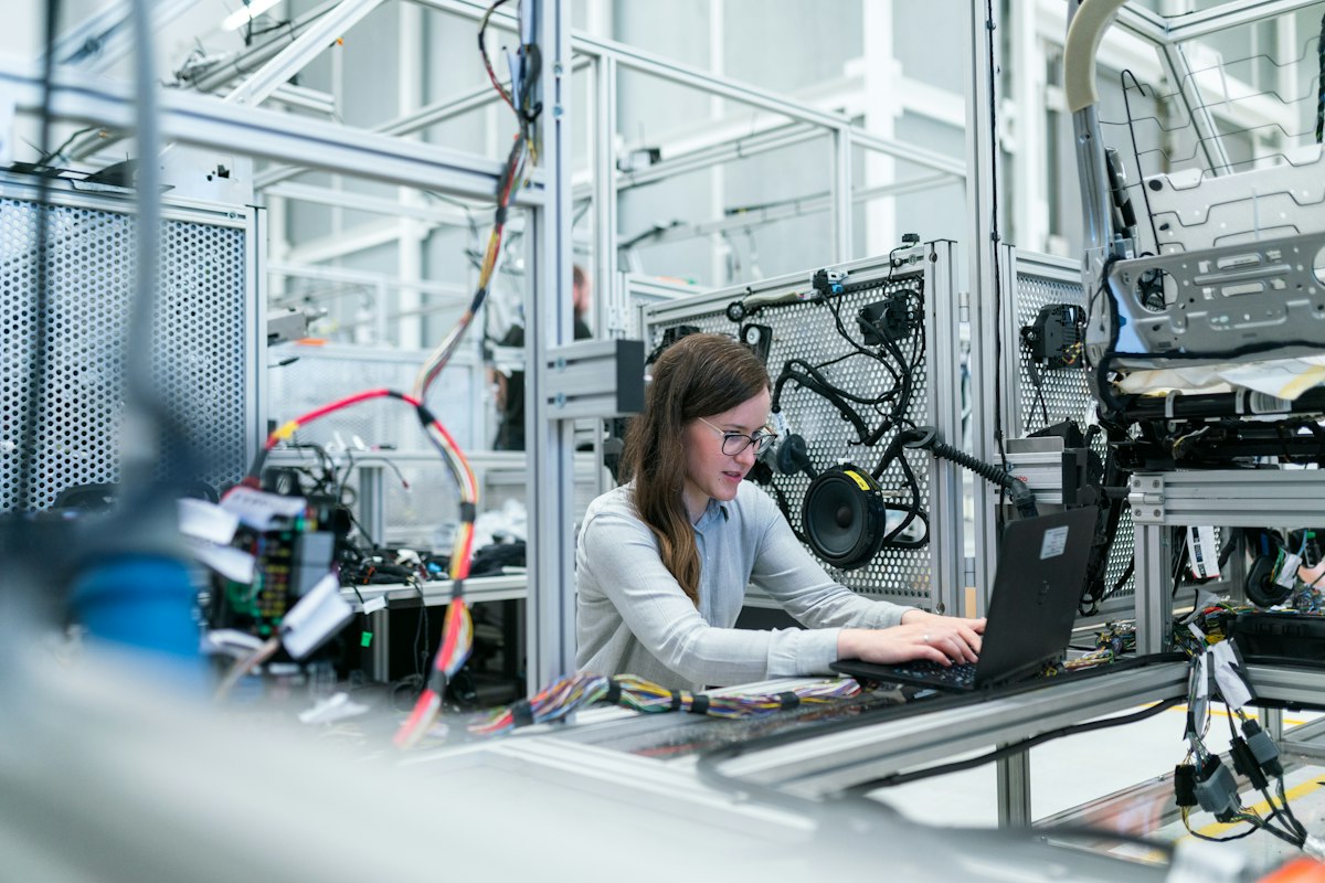 Tariff administrator using Cargo Intelligence on her laptop