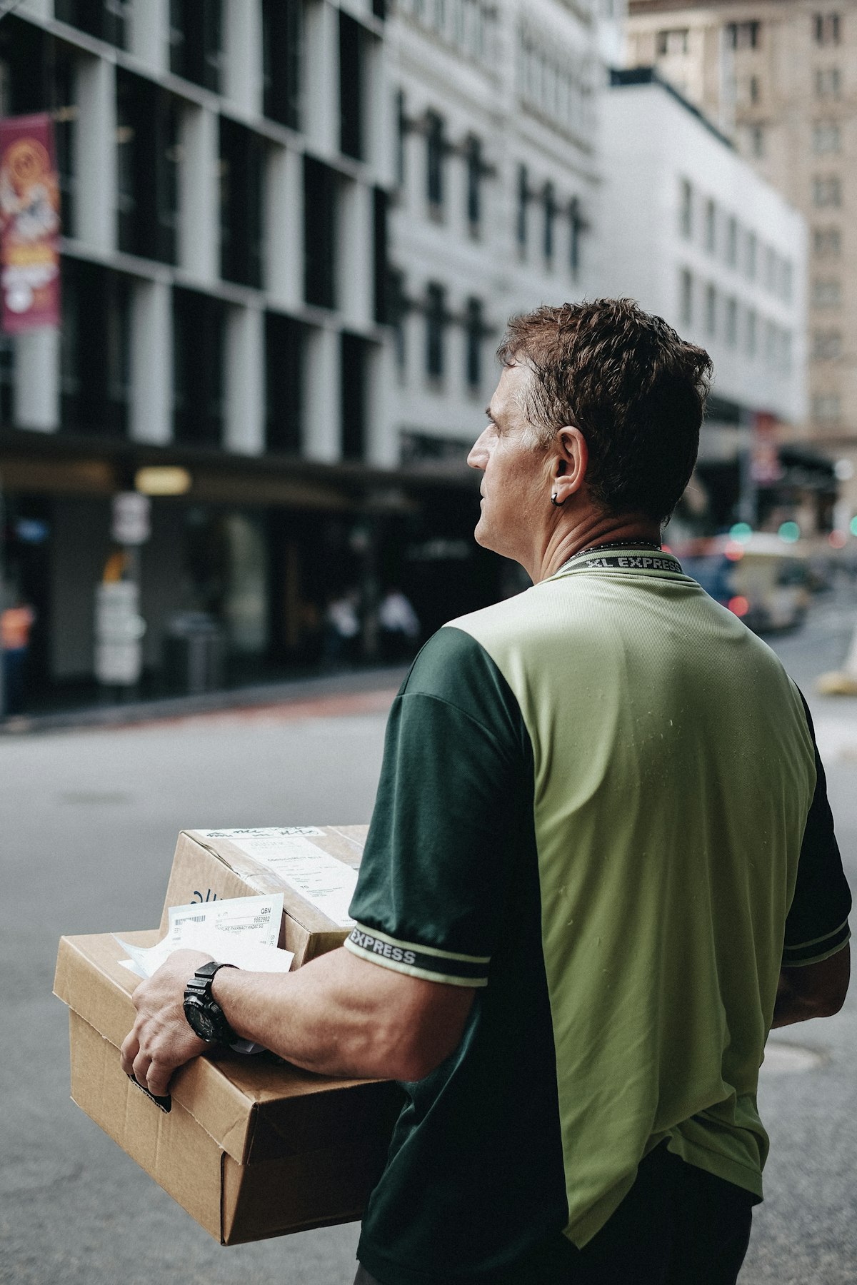 Package handoff for a delivery